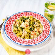 Makaron z kalafiorem i szpinakiem