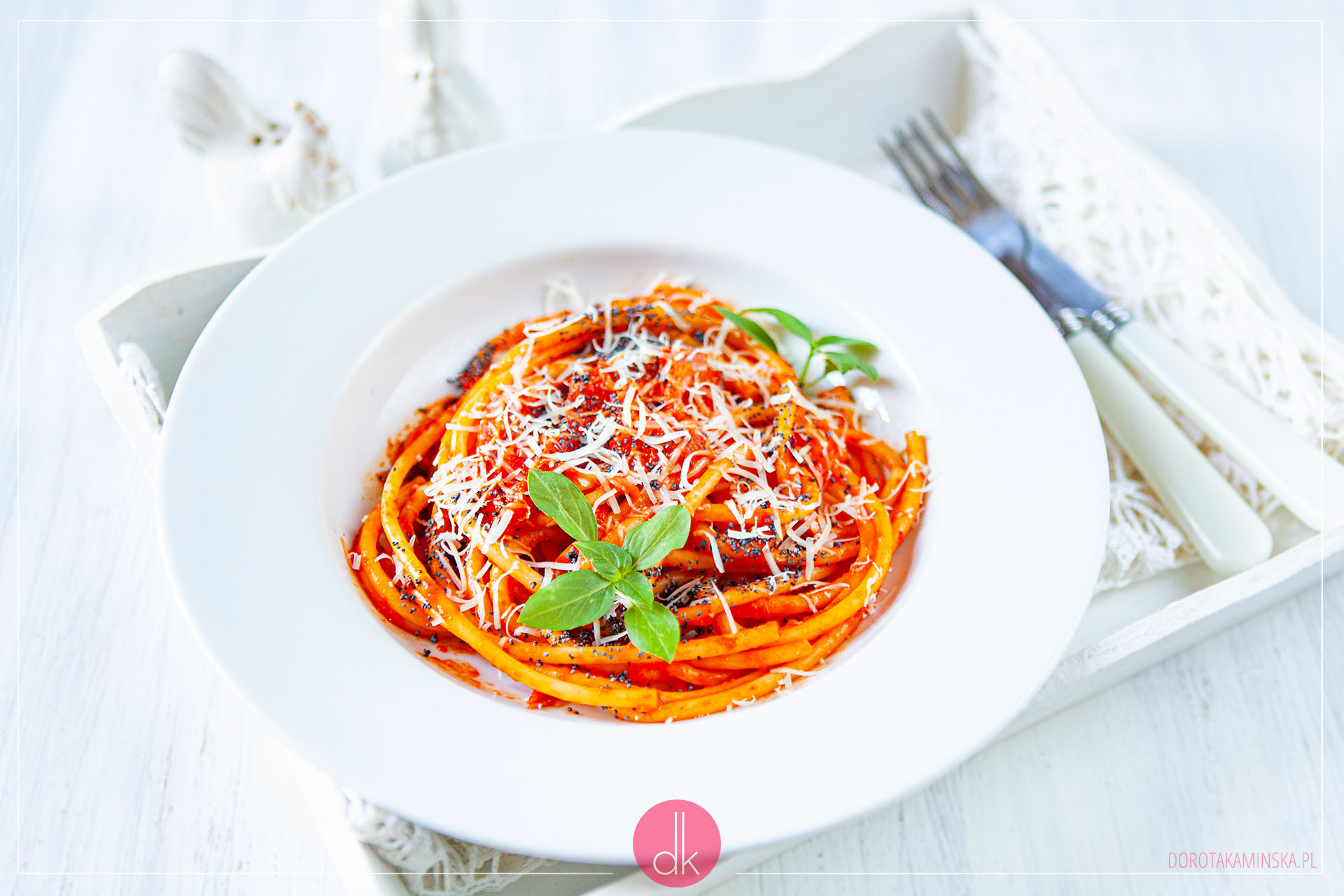 Makaron z sosem z papryki