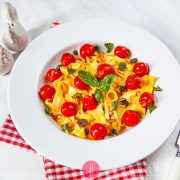 Makaron z pomidorami