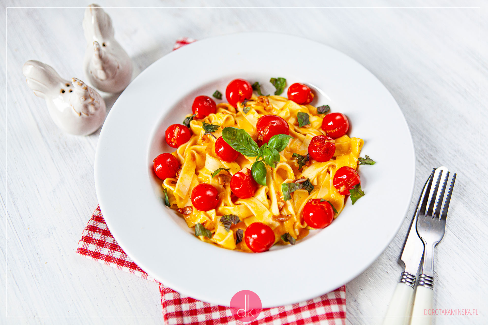 Makaron z pomidorami