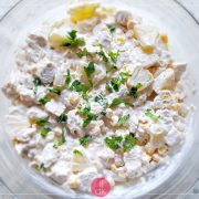 Sałatka z kurczakiem i ananasem