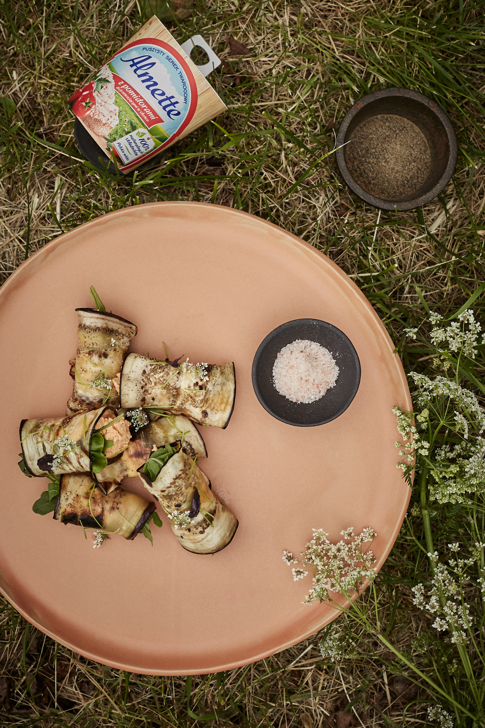 Roladki z bakłażana z serkiem i suszonymi pomidorami